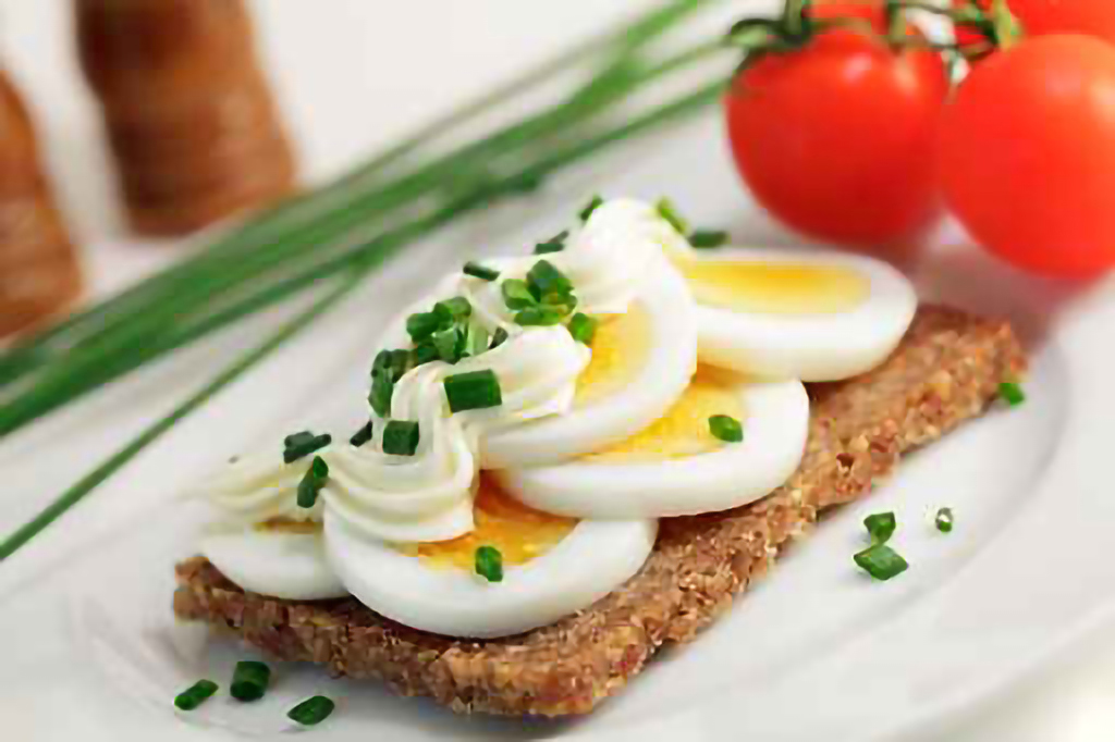 Frühjahrsbrot mit Ei Frühjahrsbrot mit Ei
